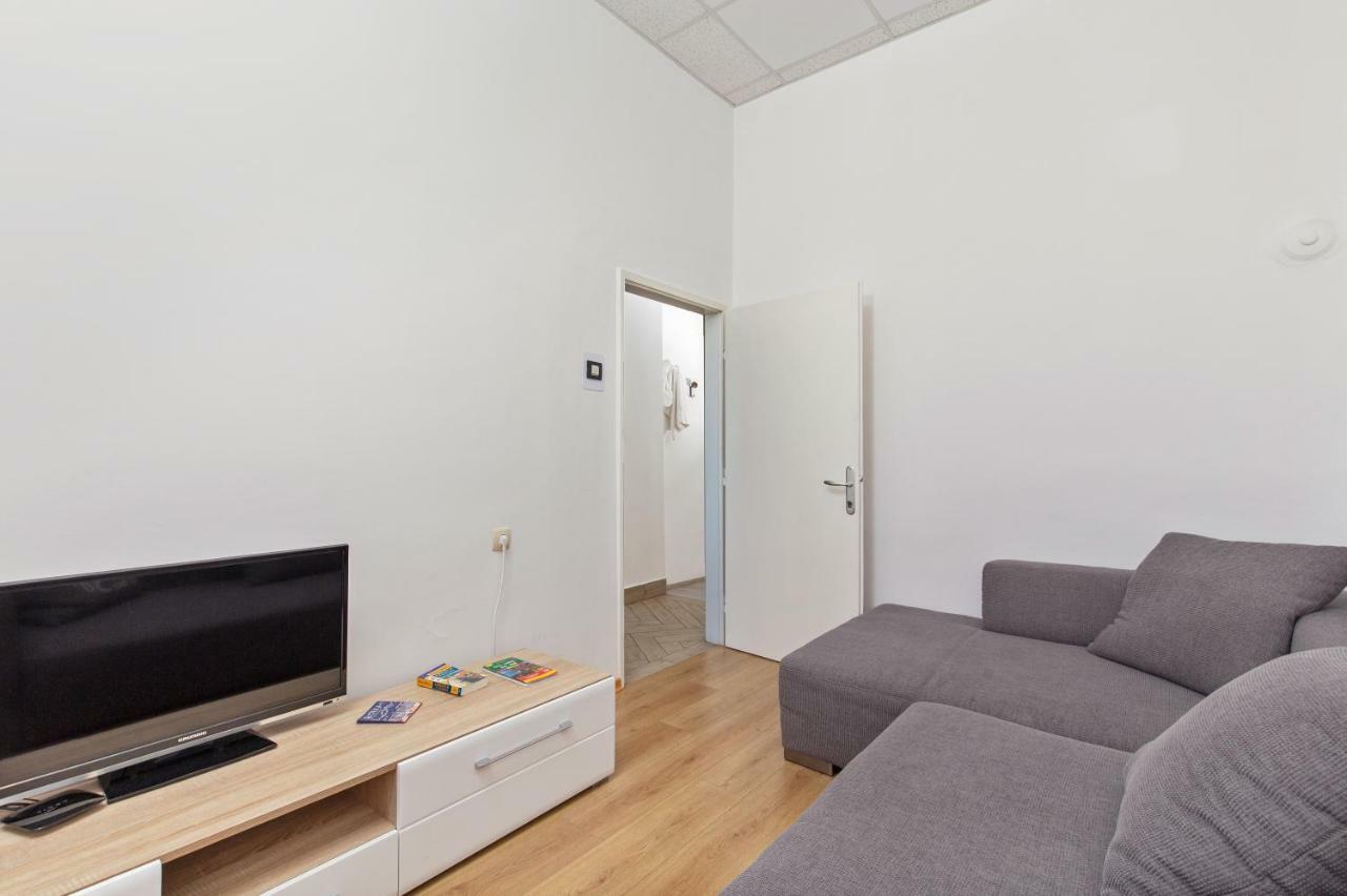 Apartment Mia Rijeka Exterior photo